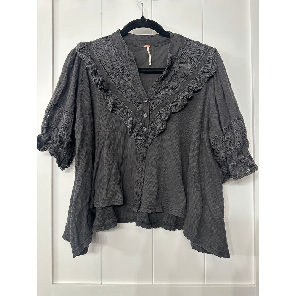 Free People Walk In The Park Top, featuring black thermal knit crochet sz XS